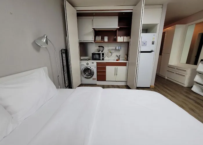 Aparthotel Sunny House *