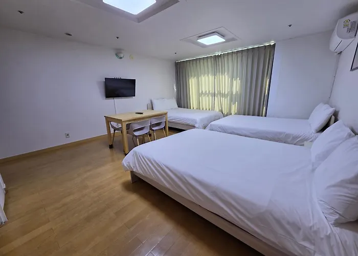 Aparthotel Sunny House *